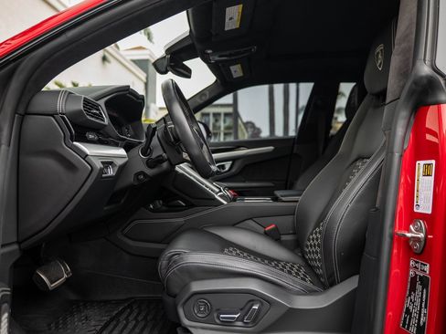 Used 2024 Lamborghini Urus S image 16