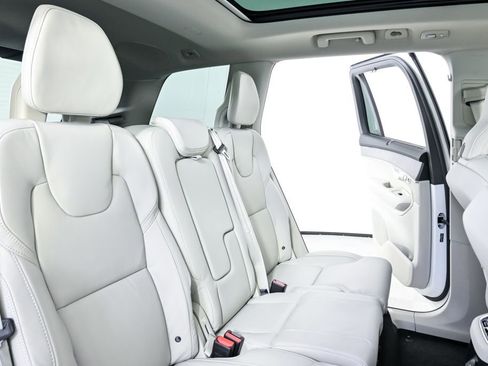 New 2026 Volvo XC90 T8 Ultra w/ Protection Package Premier AWD/4WD image 23