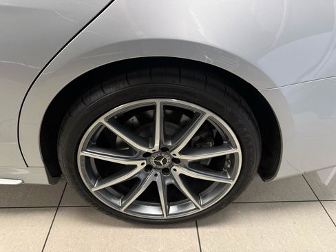 Used 2019 Mercedes-Benz S 560 Sedan image 37