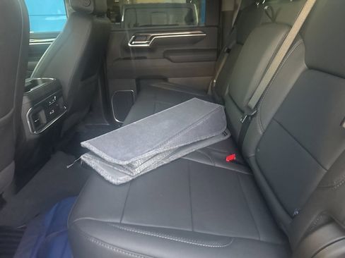 Used 2025 Chevrolet Silverado 2500 LTZ w/ LTZ Plus Package image 18