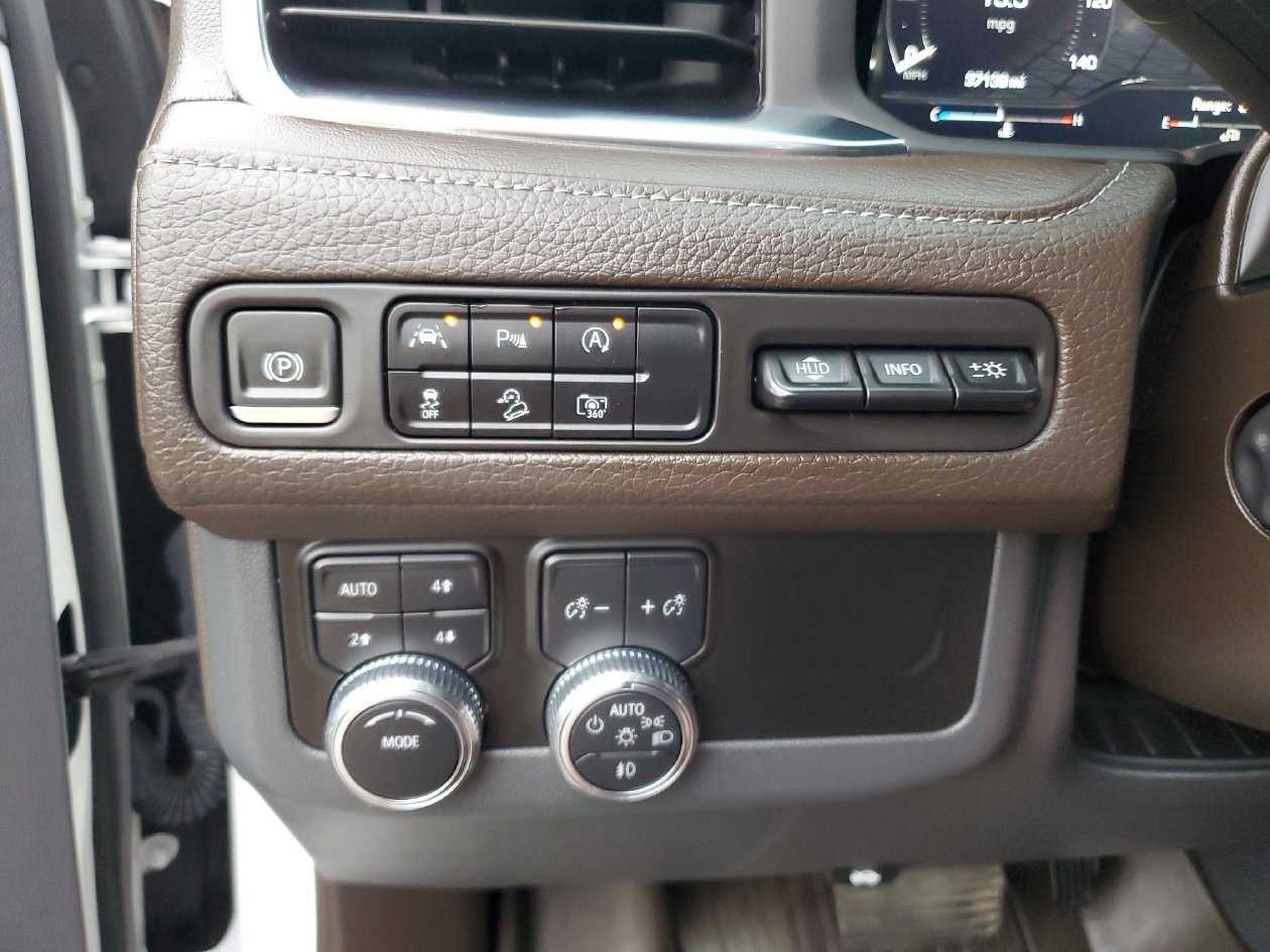 Used 2023 GMC Yukon Denali w/ LPO, Floor Liner Package AWD/4WD image 29
