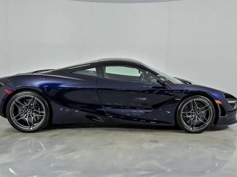 Used 2019 McLaren 720S Performance RWD image 17