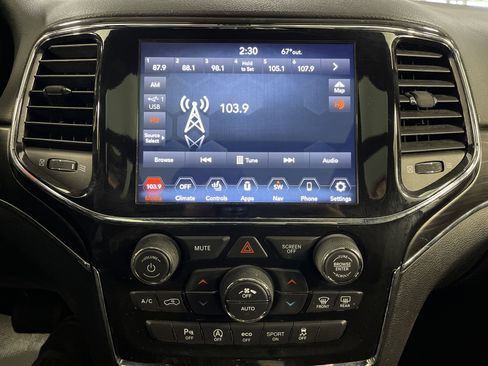 Used 2022 Jeep Grand Cherokee Limited w/ Tech Group image 23