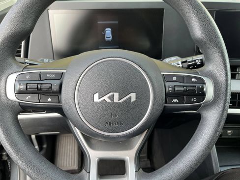 Used 2025 Kia Sportage LX FWD image 25