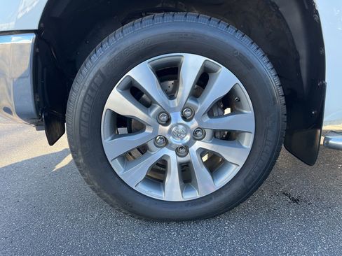 Used 2016 Toyota Tundra Limited image 9