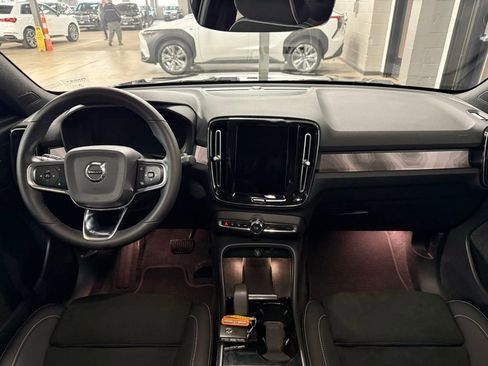 Used 2023 Volvo C40 P8 Recharge Ultimate image 19