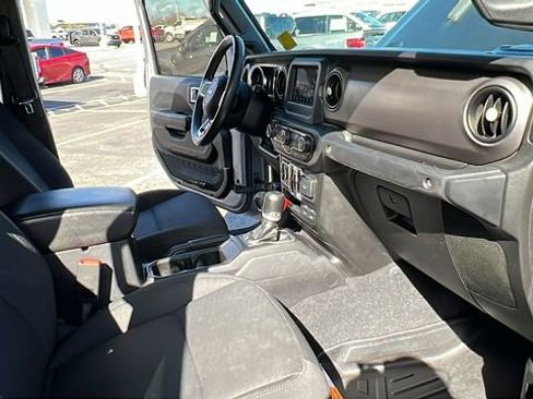 Used 2020 Jeep Gladiator Sport w/ Quick Order Package 24S image 15