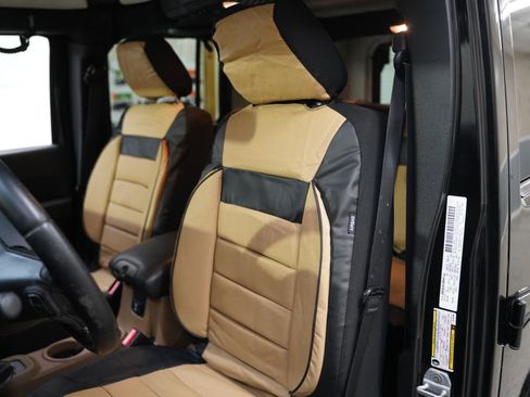 Used 2012 Jeep Wrangler Unlimited Sahara w/ Mopar Chrome Edition Group image 25