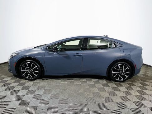 Used 2025 Toyota Prius Plug-In Hybrid FWD image 4