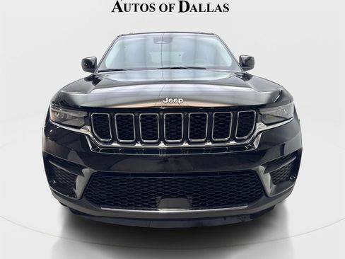 Used 2024 Jeep Grand Cherokee Laredo X w/ Trailer Tow Package AWD/4WD image 3