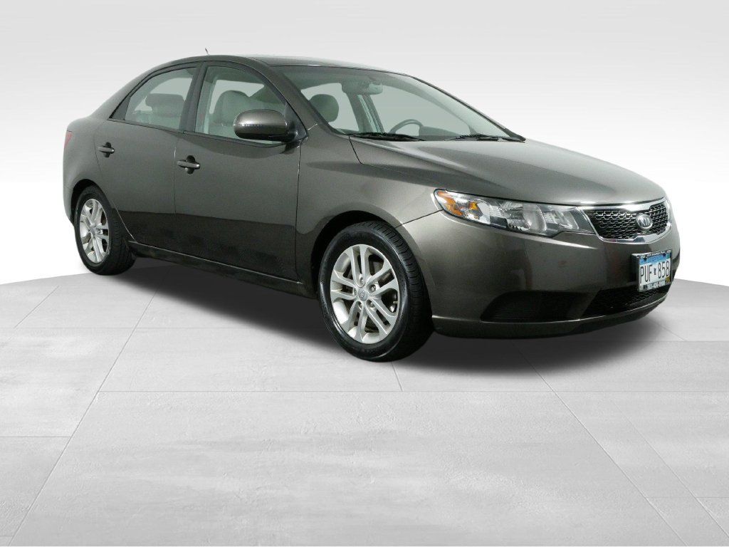 Used 2011 Kia Forte EX w/ Premium Pkg FWD image 2