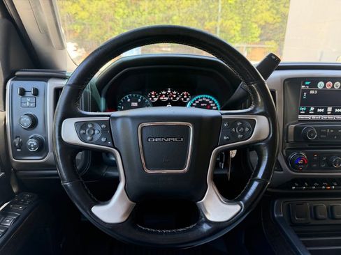 Used 2019 GMC Sierra 2500 Denali w/ Duramax Plus Package AWD/4WD image 10