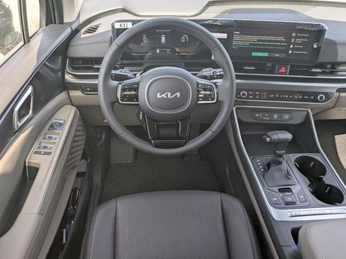 New 2026 Kia Carnival FWD image 17