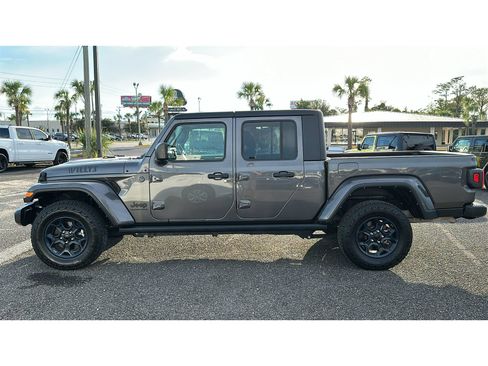Used 2023 Jeep Gladiator Sport AWD/4WD image 3