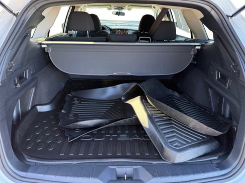 Used 2022 Subaru Outback Premium image 17