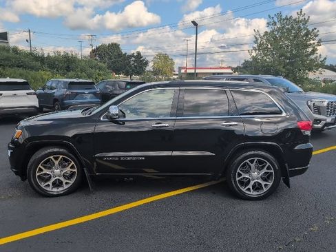 Used 2021 Jeep Grand Cherokee Overland AWD/4WD image 2