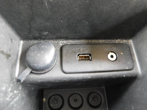 Used 2010 Ford Explorer XLT image 17