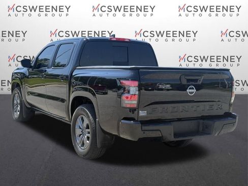 Used 2025 Nissan Frontier SV image 3