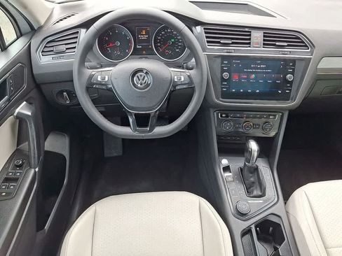 Used 2018 Volkswagen Tiguan SE w/ Panoramic Sunroof Package AWD/4WD image 21