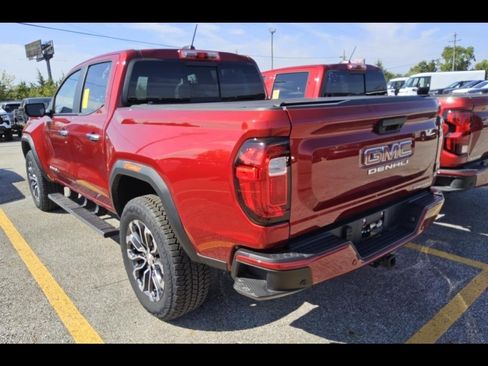 Used 2025 GMC Canyon Denali AWD/4WD image 5