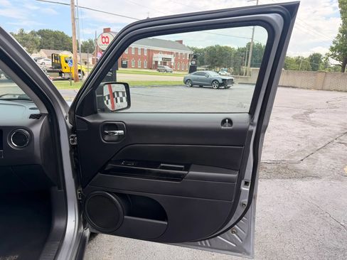 Used 2016 Jeep Patriot Sport w/ Power Value Group FWD image 24