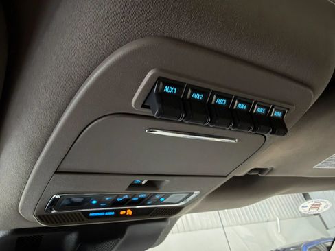 Used 2025 Ford F450 Platinum w/ Platinum Plus Package AWD/4WD image 19