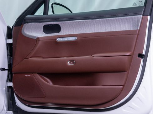 Used 2023 Genesis G90 3.5T AWD/4WD image 9