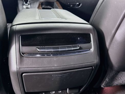 Used 2024 Cadillac Escalade ESV Premium Luxury Platinum AWD/4WD image 28