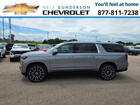 New 2026 Chevrolet Suburban High Country AWD/4WD image 4