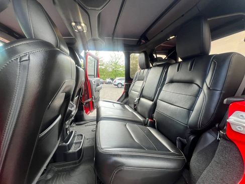 Used 2023 Jeep Wrangler Unlimited Sahara w/ Cold Weather Group AWD/4WD image 6