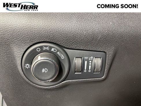 Used 2022 Jeep Compass Latitude w/ Convenience Group AWD/4WD image 39