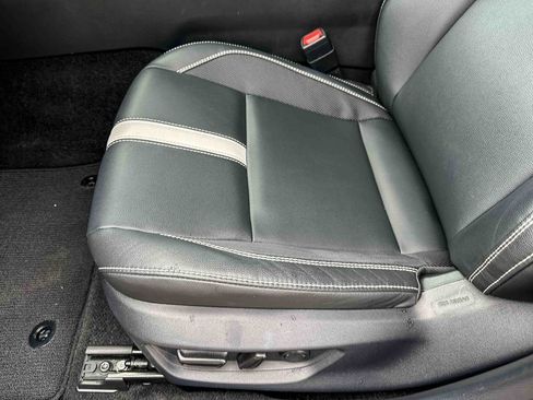 Used 2025 Toyota Camry SE w/ Convenience Package image 15