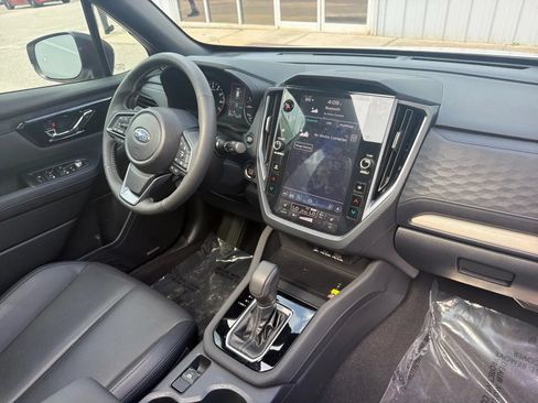 Used 2025 Subaru Forester Limited w/ Popular Package #2 AWD/4WD image 23