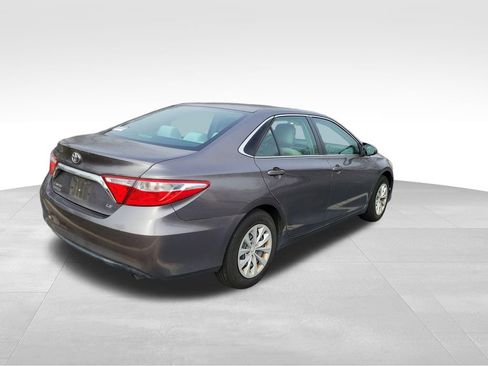 Used 2015 Toyota Camry LE image 13