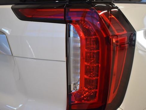 Used 2024 GMC Yukon Denali AWD/4WD image 12