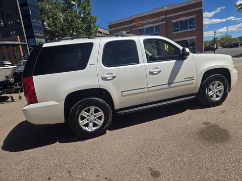 Used 2011 GMC Yukon SLT w/ SLT-2 Equipment Package AWD/4WD image 12