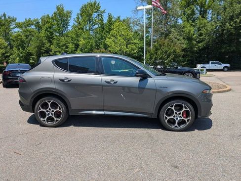 Used 2024 Alfa Romeo Tonale Veloce AWD/4WD image 9
