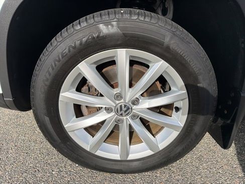Used 2017 Volkswagen Tiguan Wolfsburg Edition image 38