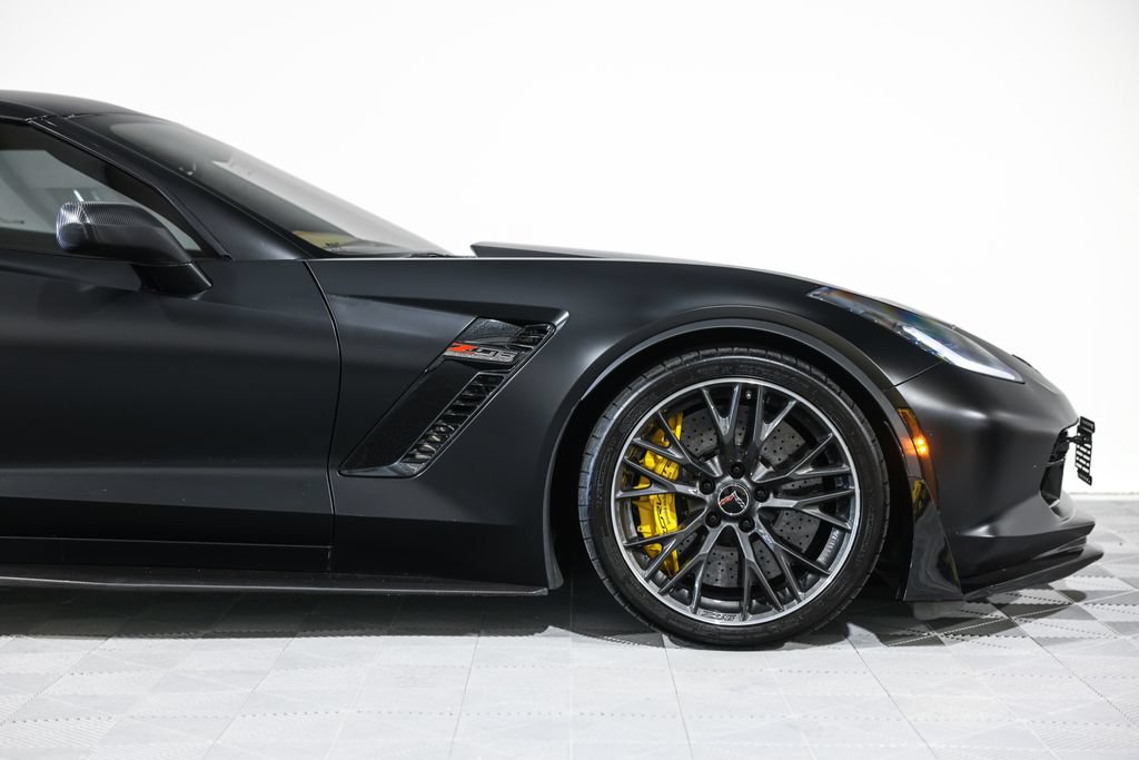 Used 2016 Chevrolet Corvette Z06 w/ 3LZ Preferred Equipment Group RWD image 5
