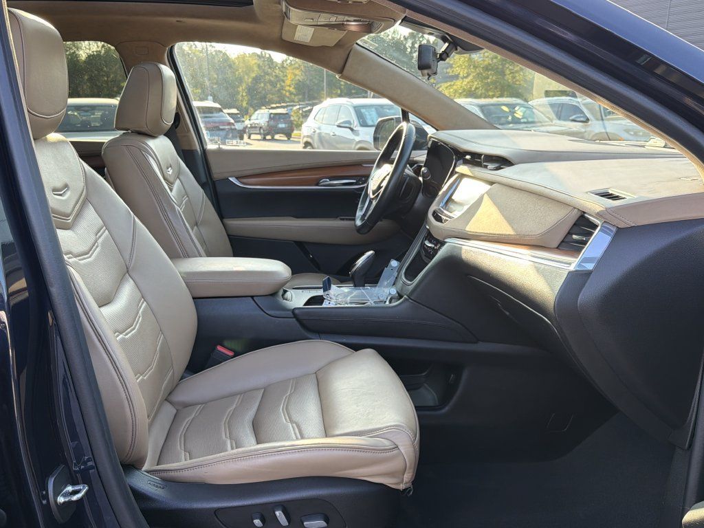 Used 2017 Cadillac XT5 Platinum AWD/4WD image 18