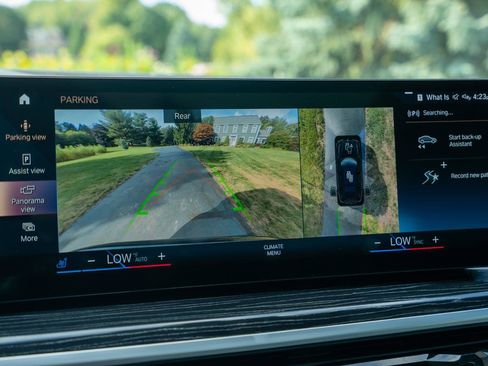 Used 2023 BMW X7 M60i image 36