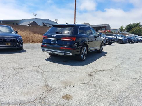 Used 2021 Audi Q7 3.0T Premium Plus w/ Premium Plus Package AWD/4WD image 3
