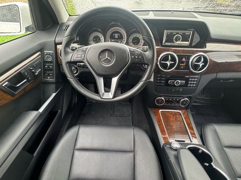 Used 2015 Mercedes-Benz GLK 350 4MATIC image 10