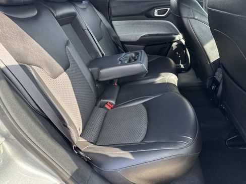 Used 2024 Jeep Compass Latitude image 9