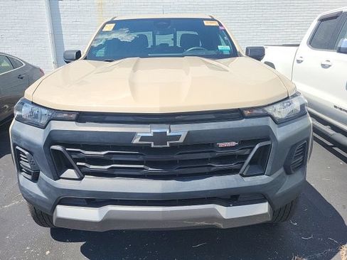 Used 2023 Chevrolet Colorado Trail Boss w/ Advanced Trailering Package AWD/4WD image 5