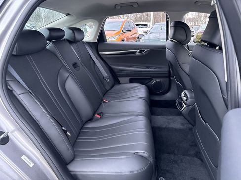 Used 2025 Genesis G80 2.5T image 25