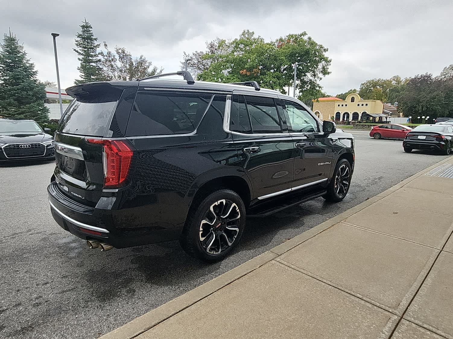 Used 2022 GMC Yukon Denali AWD/4WD image 19