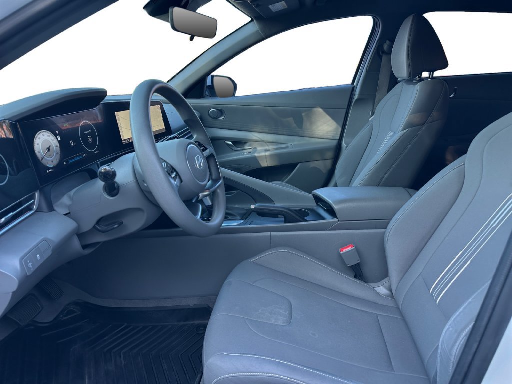 Used 2024 Hyundai Elantra SEL FWD image 11