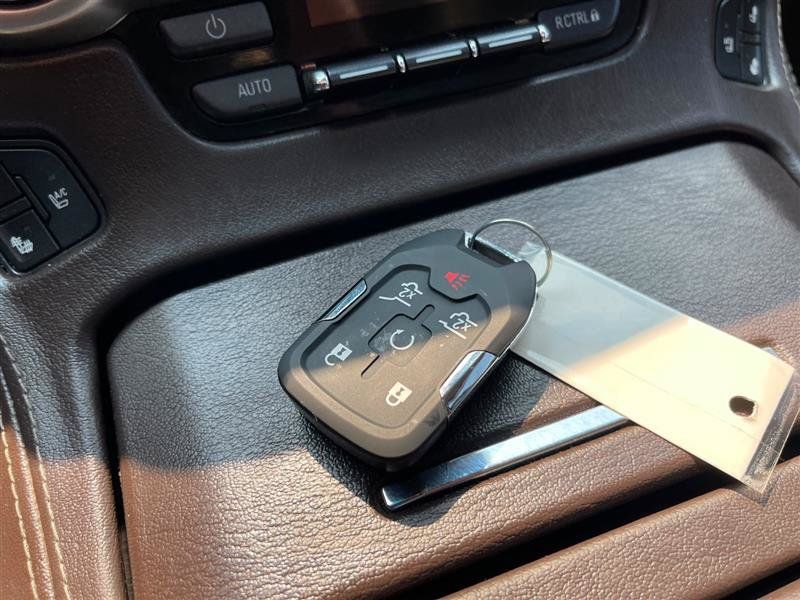 Used 2015 Chevrolet Suburban LTZ AWD/4WD image 33