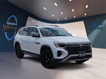 New 2025 Volkswagen Atlas Peak Edition SE